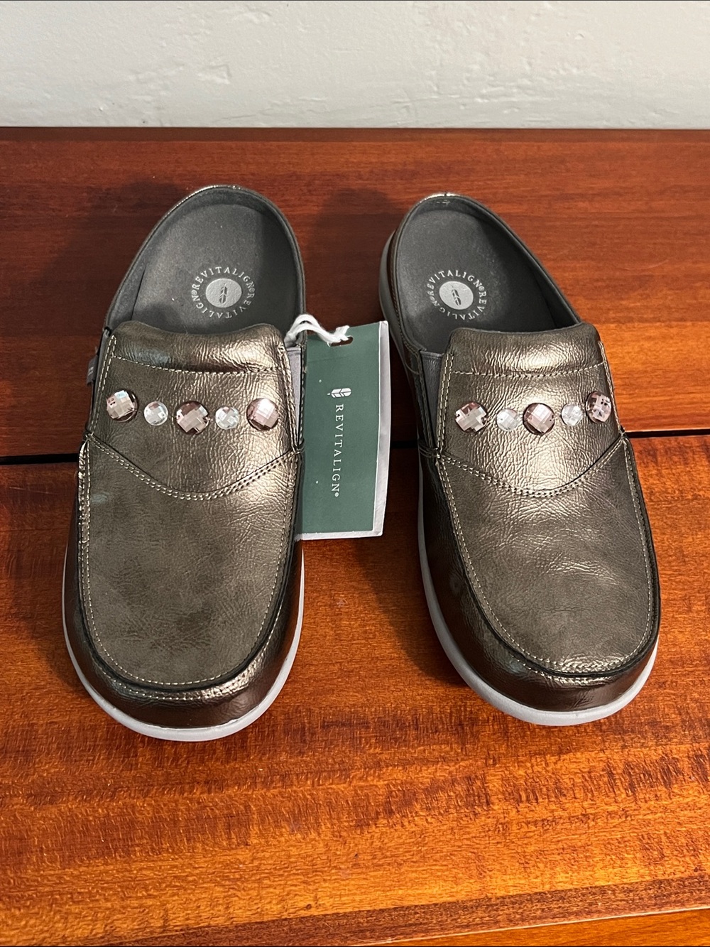Revitalign Waco Womens Size 11 D Siesta Dazzle Jeweled Comfort Slip-On Clogs